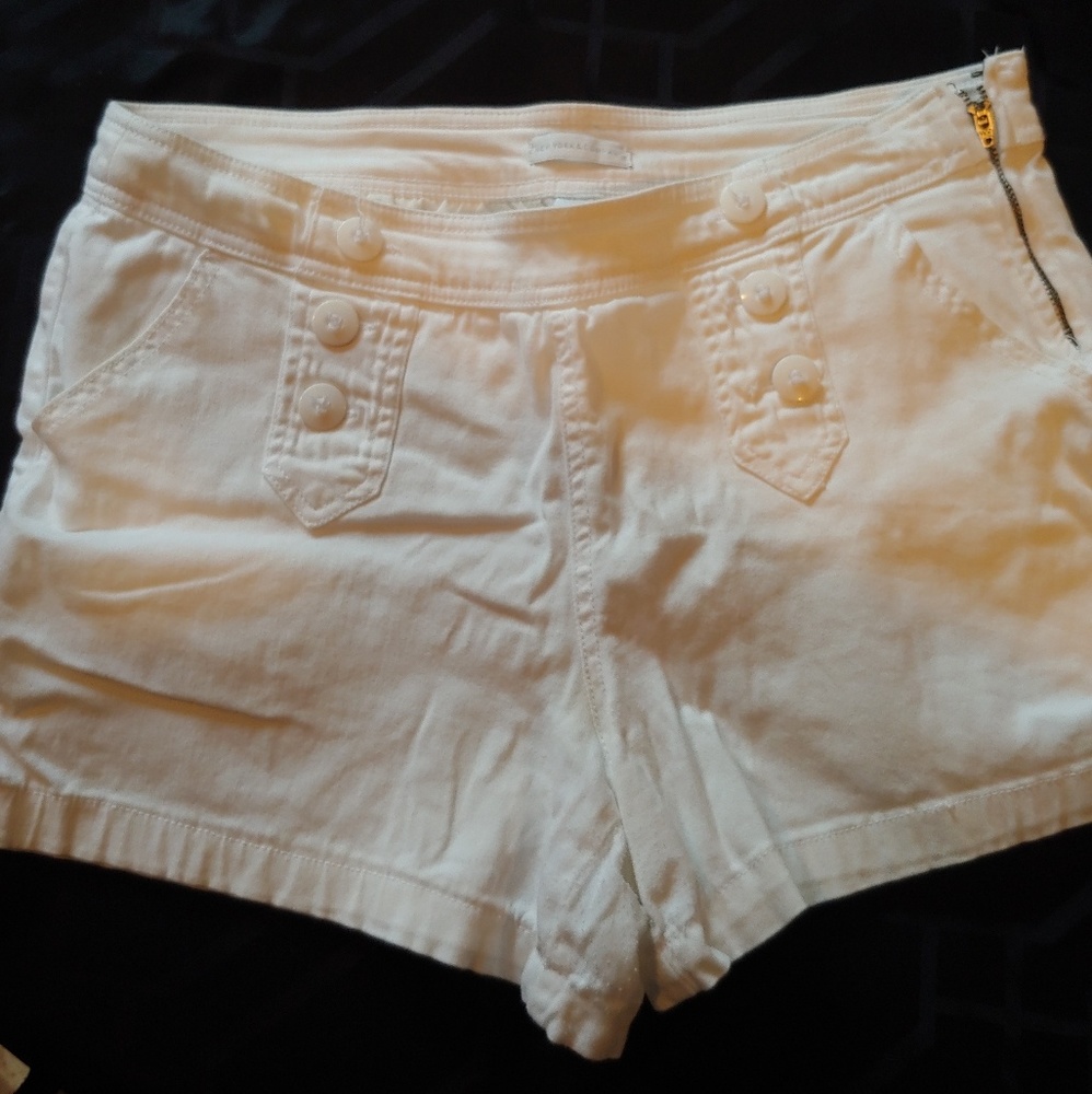 White NY&CO pull on shorts with side zipper